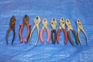 lot 134 image: TOTAL OF 8 ASSORTED BRANDSIZE SLIP JOINT PLIERS&nbsp