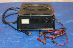 lot 138 image: BATTERY CHARGER D-2262-2&nbsp