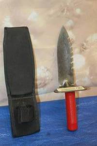 lot 152 image: HUNT WILD HUNTING METAL DETECTOR SHOVEL DIGGING TOOL WITH SHEATH , 13&nbsp