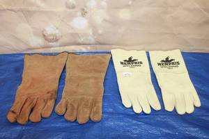 lot 166 image: TOTAL OF 2 PAIR OF WELDING GLOVES  SEE PICS&nbsp