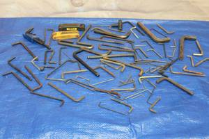 lot 167 image: GENEROUS AMOUNT OF ASSORTED SIZE HEX KEYS&nbsp