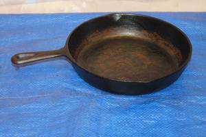 lot 170 image: CAST IRON 10 12&nbsp SKILLET NO,7&nbsp