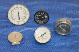 lot 178 image: HILCO RADIUS GAUGE,NORGREN PRESSURE GAUGE,STEWART WARNER VACUUM GAUGE,FREE AIR TEMPERATURE GAUGE,LANCER THERMOMETER GAUGE&nbsp