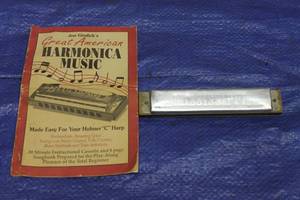 lot 189 image: MISSISSIPPI HARMONICA WITH GREAT AMERICAN&nbsp HARMONICA MUSIC