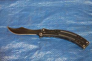 lot 213 image: BLACK TACTICLE COMBAT STYLE FOLDING KNIFE&nbsp