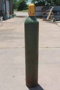 lot 225 image: TALL WELDING GAS CYLINDER TANK  UNKNOWN AMOUNT IN TANK&nbsp