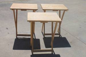 lot 232 image: TOTAL OF 3- NATURAL WOOD FOLDING&nbsp TV SNACK TABLES