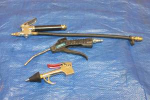 lot 233 image: TOTAL OF 3 ASSORTED BRAND PISTOL AIR BLOW&nbsp SPRAY GUNS&nbsp  SEE PICS&nbsp