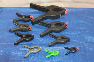 lot 238 image: TOTAL OF 9 ASSORTED SIZEBRAND PLASTIC SPRING CLAMPS  SEE PICS&nbsp