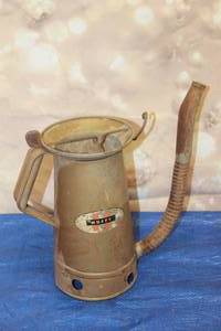 lot 245 image: VINTAGE HUFFMAN&nbsp 12 GALLON OIL CAN&nbsp