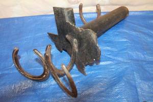lot 247 image: IRON HORSESHOES AND STATE OF TEXAS POLE DECOR , 22 LONG&nbsp