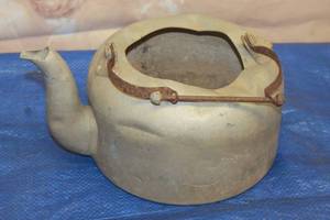 lot 249 image: VINTAGE LARGE CAST ALUMINUM KETTLE  SEE PICS&nbsp
