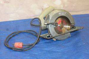 lot 272 image: PORTER CABLE ELECTRIC CIRCULAR SAW&nbsp