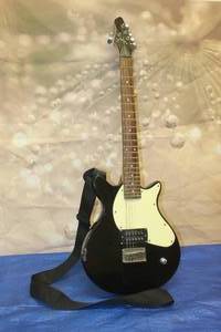 lot 287 image: FIRST ACT ME1985 ELECTRIC GUITAR WITH STRAP&nbsp