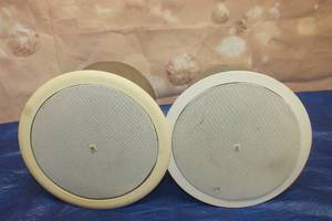 lot 292 image: TOTAL OF 2 JBL CEILING LOUD SPECKERS , 10 DIAM &amp 10 12 DIAM&nbsp