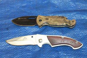 lot 315 image: TOTAL OF 2 OZARK TRAIL FOLDING POCKET KNIVES ,&nbsp 7 &amp 7 12 &nbsp