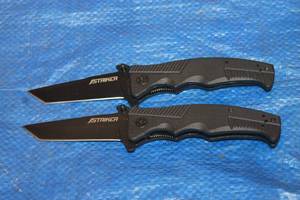 lot 316 image: TOTAL OF 2 TRS STRIKER CARBON STEEL FOLDING POCKET KNIVES&nbsp 7CR17MOV ,&nbsp 8 12&nbsp