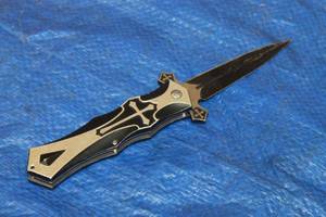 lot 317 image: DARK GOTHIC CROSS CRUCIFIX DAGGER STYLE FOLDING KNIFE 9&nbsp