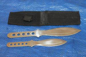 lot 322 image: 2-PC FLYING FALCON FROST CUTLERY STAINLESS ROSTFREI THROWING KNIVES WITH STORAGE SHEATH , 7 &amp 9&nbsp