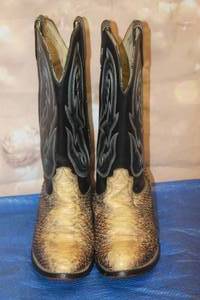 lot 324 image: DURANGO DB6301 MEN LEATHER SNAKE SKIN WESTERN BOOTS , 9D&nbsp