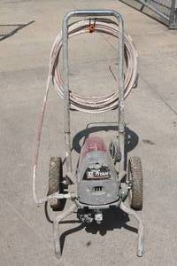 lot 337 image: TITAN XT 380&nbsp AIRLESS PAINT SPRAYER  TESTED &amp RUNS SEE PICS