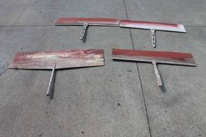 lot 340 image: TOTAL OF 4 LARGE TROWEL SPREADERS PAINT SHIELD&nbsp