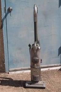 lot 343 image: THE SHARK UPRIGHT VACUUM CARPETS AND HARD FLOORS NV100