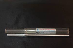 lot 33 image: YANKEE 4330.2510&nbsp &nbspH-07&nbsp HSS STRAIGHT FLUTE&nbsp CHUCKING REAMER&nbsp IN CASE&nbsp&nbsp