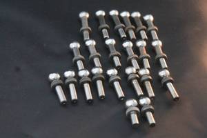 lot 92 image: TOTAL OF 22 VARIOUS SIZE UDB STEEL TOOLING BALLS ,  926822 926024 926820 926821&nbsp