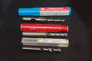lot 126 image: TOTAL OF 3 ASSORTED BRAND 14 HSS CUTTING END MILLS  SEE PICS&nbsp