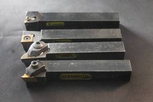 lot 131 image: TOTAL OF 4 KENNAMETAL INDEXABLE LATHE TURNING TOOL HOLDERS  SEE PICS&nbsp