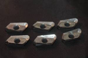lot 190 image: TOTAL OF 6- CARBIDE MILLING INSERTS , IC28&nbsp
