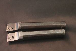 lot 198 image: TOTAL OF 2 INDEXABLE CARBIDE INSERTS BORING BARS&nbsp