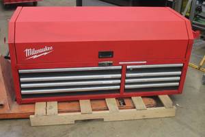lot 16 image: MILWAUKEE&nbsp 56 INDUSTRIAL HIGH CAPACITY STEEL STORAGE 8-DRAWER CHEST WITH USB POWER CENTRE&nbsp &amp&nbsp 6-OUTLETS &nbsp CAT NO.&nbsp 48-22-8558&nbsp SEE PICS&nbsp