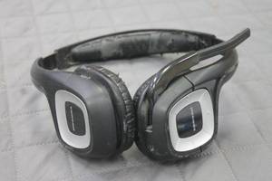 lot 32 image: PLANTRONICS AUDIO USB WIRELESS STEREO HEADSET&nbsp WITH NOISE CANCELING MIC MODEL&nbsp AUDIO995H-02 MISSING USB DONGLE