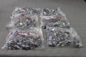 lot 35 image: NICHICON CAPS 22UF 400V&nbsp TYPE UVS2G22OMRA6  300PCS&nbsp
