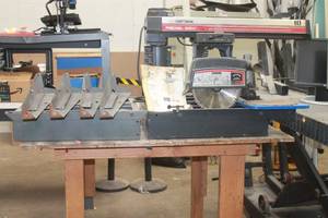 lot 73 image: SEARS CRAFTSMAN 10-INCH RADIAL SAW WITH LEGS&nbsp WITH MANUAL 113.199200 &amp 113.199250 AND&nbsp 4- 10 BLADES&nbsp