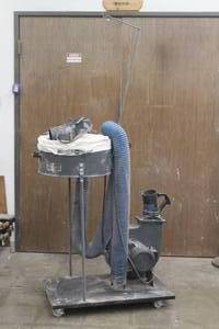 lot 92 image: CENTRAL MACHINERY INDUSTRIAL MOBILE DUST COLLECTION 61790  SEE PICS&nbsp