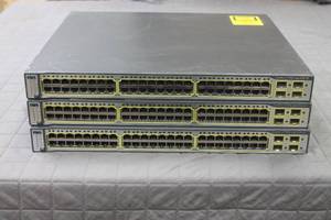 lot 105 image: TOTAL OF 3 CATALYST POE-48&nbsp &nbsp TESTED &amp POWERED ON  NEED POWER SUPPLY CORD  SEE PICS&nbsp