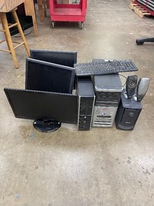 lot 133 image: MISC COMPUTER LOT SEE PICS