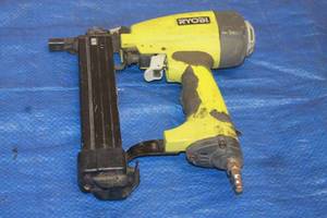 lot 5 image: RYOBI&nbsp YG125CS CROWN STAPLER&nbsp