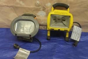 lot 21 image: TOTAL OF 2 PORTABLE WORK LIGHTS ,&nbsp HDX &amp47769367&nbsp &amp WORKFORCE 7FA5&nbsp