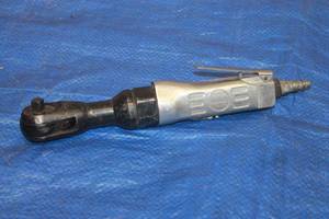 lot 36 image: CENTRAL PNEUMATIC 38 PROFESSIONAL AIR RATCHET 60631