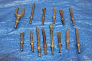 lot 38 image: TOTAL OF 14 VARIOUS PNEUMATIC HAMMER BITS&nbsp