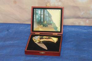 lot 62 image: VINTAGE COLLECTORS INDIAN WESTERN NATIVE STAINLESS STEEL FOLDING POCKET KNIFE IN WOOD CASE&nbsp