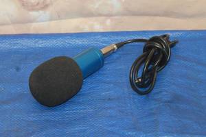 lot 84 image: CONDENSER SOUND STUDIO MICROPHONE WITH HIGH GRADE PROFESSIONAL LOW-NOISE CABLE&nbsp