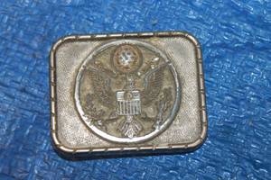 lot 113 image: VINTAGE UNITED STATES ARMY EAGLE AND SEAL DESIGN BELT BUCKLE&nbsp