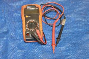 lot 126 image: KLEIN TOOLS MM300 MULTIMETER&nbsp DIGITAL MANUAL AC-DC&nbsp