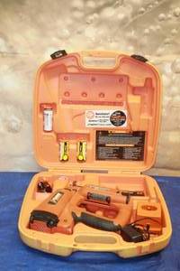 lot 131 image: PASLODE 16GA STRAIGHT FINISH NAILER WITH BATTERY AND CHARGER IN CASE IM250S
