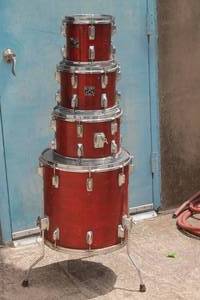 lot 159 image: 4 VINTAGE 1980S TAMA CHERRY WINE DRUM PIECES&nbsp&nbsp